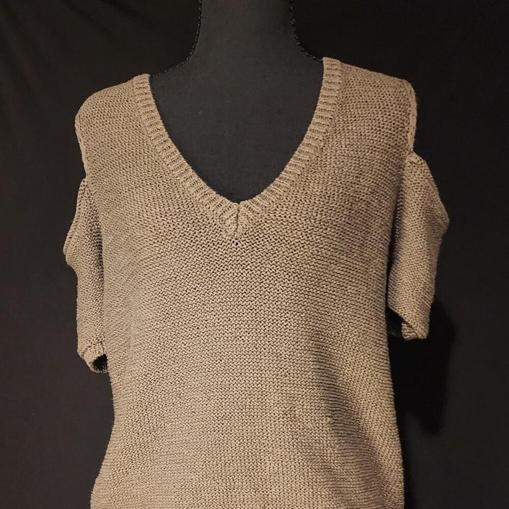 Tan fringe sweater with a boho vibe - Picture 3 of 8